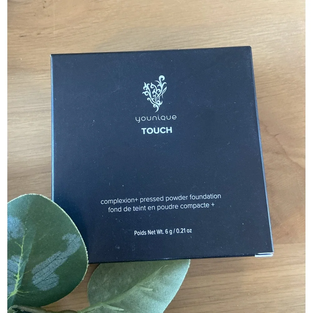 NEW Younique Complexion + Pressed Powder Foundation CHARMEUSE